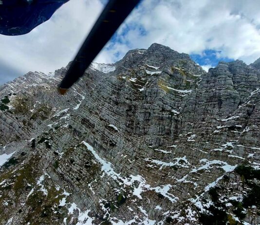 V gorski nesreči na območju Trigava umrl 21-letni pohodnik, državljan Združenih držav Amerike