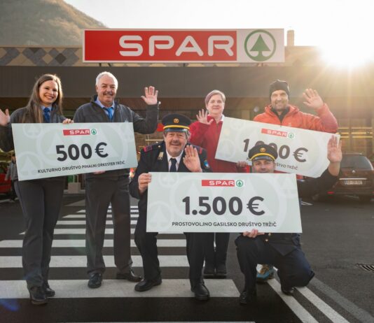 Donacija lokalnim društvom ob otvoritvi prenovljene trgovine SPAR Tržič