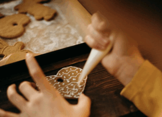 Praznična čarovnija za otroke: ustvarjanje, smeh in iskrice domišljije